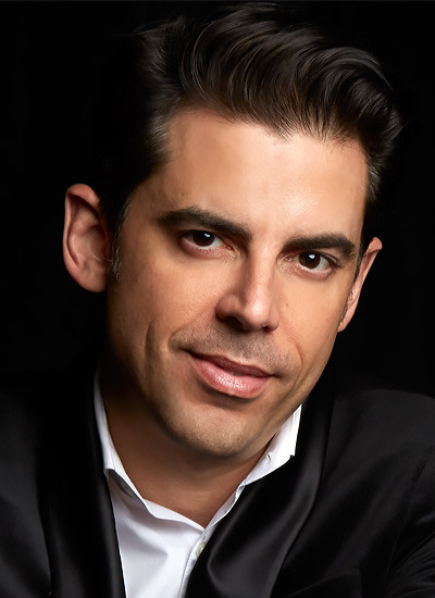Headshot of Tony DeSare